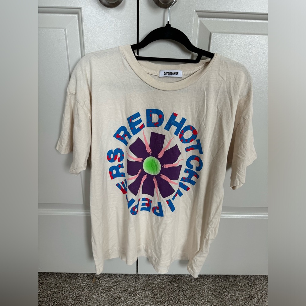 Daydreamer Small Red Hot Chili Pepper Graphic Top. 💗⚡️